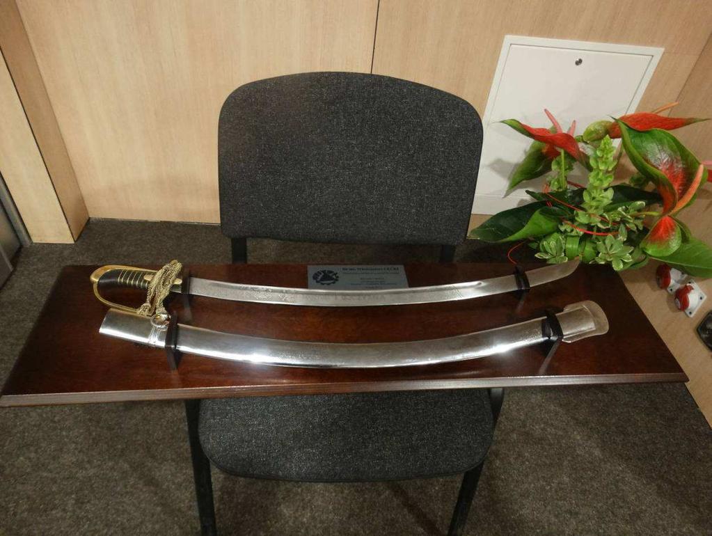Edmund Przybyłowicz jako pierwszy, z okazji obchodzonych 80-tych urodzin,