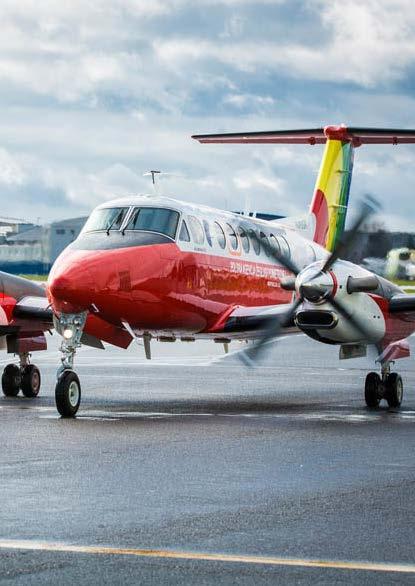 Loty kontrolno-pomiarowe Dwa należące do PAŻP samoloty inspekcji lotniczej Beechcraft King Air 350 oraz L-410 UVP-E 15 Turbolet wykorzystywane są do kontroli z powietrza prawidłowego działania