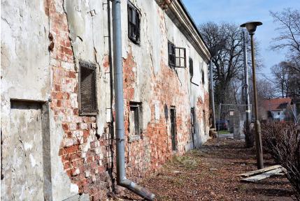 Fotografia nr 24 Odparzony tynk na południowej