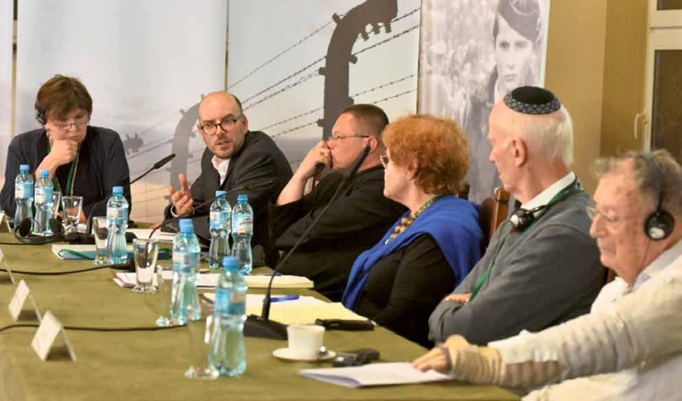 Nie jestem poetą jestem inżynierem budowlanym z wykształcenia, także trochę bardziej stąpałem po ziemi. Nie przeżywałem tych wizyt tak emocjonalnie mówił prof. Kączkowski.