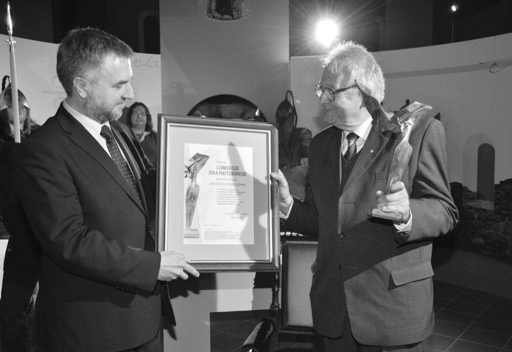 Jacek Wrzesiński Nagroda Lednickiego Orła Piastowskiego 229 starożytności słowiańskich i Lexikon des Mittelalters.