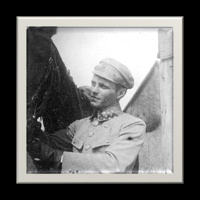 Michał Karaszewicz-Tokarzewski (1893 1964) przed I wojną światową wstąpił do Związku Walki Czynnej oraz Związku Strzeleckiego, od 1914 r. oficer Legionów Polskich.