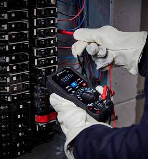 elektryków, którzy dokonują pomiarów w instalacjach technicznych, jak również techników automatyki przemysłowej, elektroniki