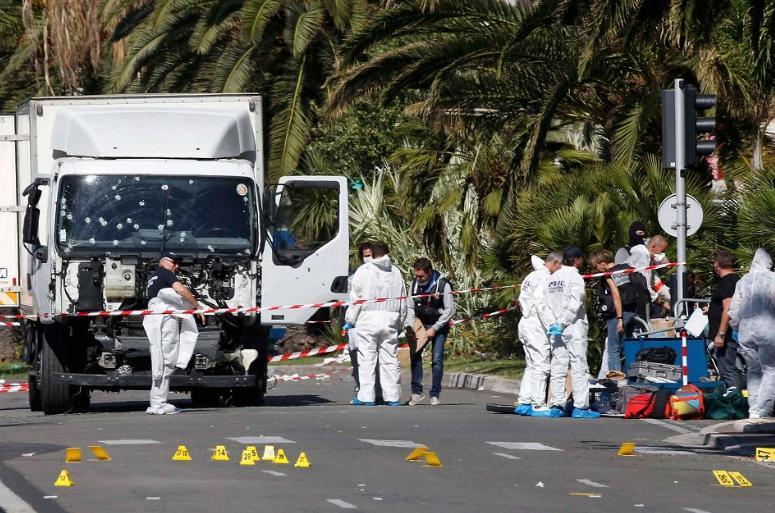 Zamach w Nicei (14.07.2016) Atak terrorystyczny przeprowadzony 14 lipca 2016 w Nicei.
