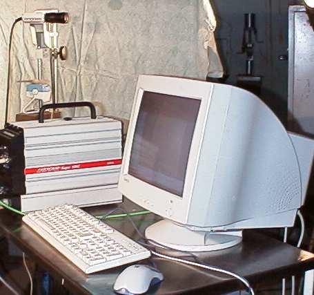 Parametrami wpływającymi na przebieg rozdziału są: liczba obrotów bębna n= 0,2/ R, 1/s (prędkość obwodowa bębna v= 0,7 1,0 m/s), średnica bębna 2R oraz nachylenie bębna β=2 10 0, umoŝliwiające