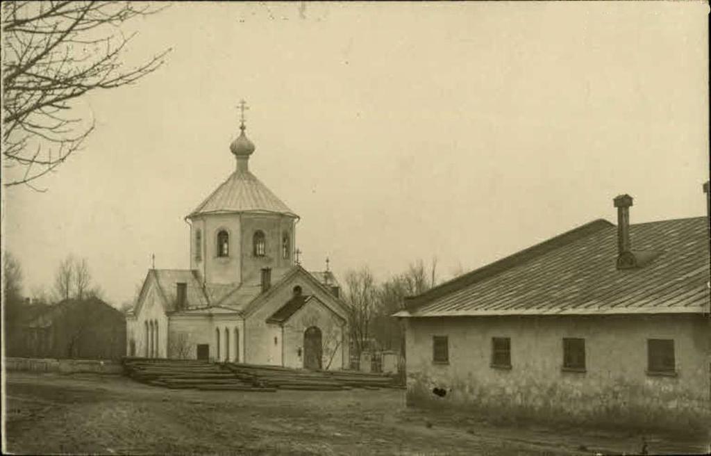 5. Życie religijne. Jednym z elementów bytu każdej społeczności jest życie religijne.