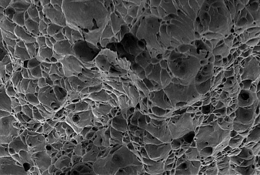 364 G. Michta, A. Kruk 6 µm 2 µm Rys. 10. Przełom stali maraging N18K9M5TPr w stanie przesyconym, skaningowy mikroskop elektronowy SEM Fig. 10. Fracture in N18K9M5TPr maraging steel after quenching condition, scanning electron microscope, SEM 6 µm 2 µm Rys.