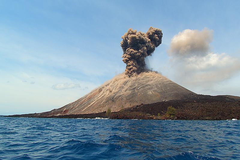 Prawdopodobnie najgłośniejszym dźwiękiem wyemitowanym na Ziemi w czasach historycznych był dźwięk towarzyszący wybuchowi indonezyjskiego wulkanu