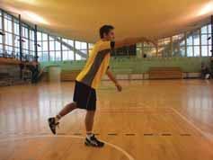 fot. moment podania, prowadzenie r ki wiczenia w formie cis ej.. Podania w dwójkach w ustawieniu frontalnym w odl. 5-0-5 m.. Podania w dwójkach na czas 0-0 sek. i ilo wykonanych poda.