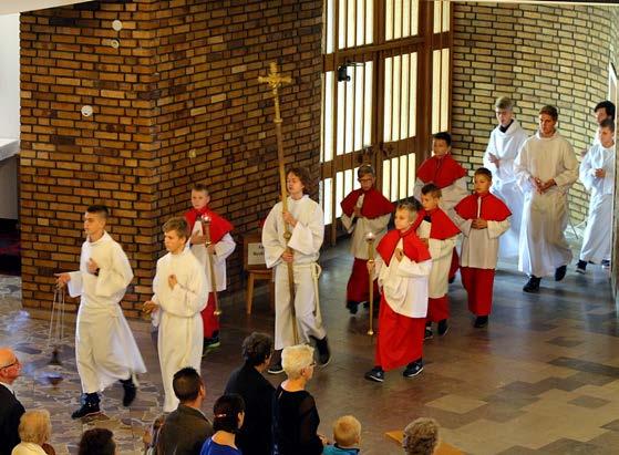 ks. Robert Kurpios, który na wszystkich niedzielnych Mszach