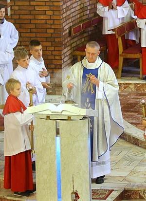 przede wszystkim Służbie Liturgicznej, Chórowi Canticum Novum,