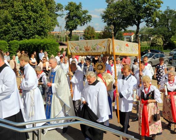 Na stolikach z prasą są jeszcze do zabrania ulotki informacyjne dotyczące tych grup formacyjnych. Prosimy rodziców, by zainteresowali się spotkaniami i zachęcili dzieci i młodzież do uczestnictwa. 5.