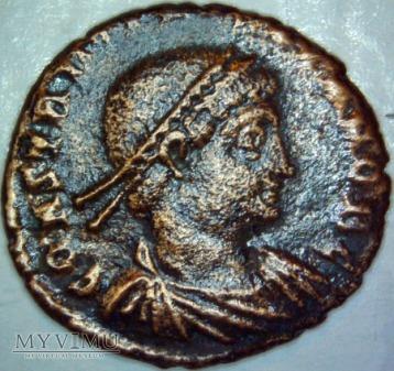 KONSTANTYN II - Folis 332/333 brąz KONSTANTYN II - Folis 332/333 brąz Muzeum użytkownika Dobry moneta - Follis wladca - KONSTANTYN II ( Flavius Claudius Constantinus ) Caesar - 37-337