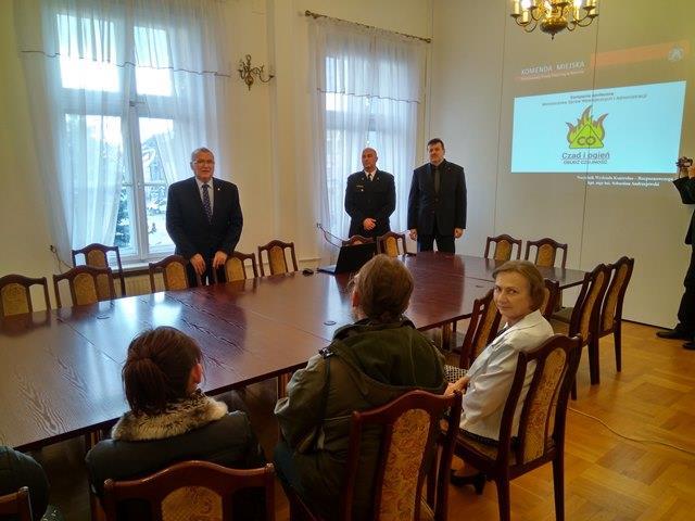 W dniu 6 października 2017 r. do Urzędów Gmin: Koronowo, Czerniejewo oraz Mieleszyn dotarła kolejna pomoc, w tym przypadku pomoc żywnościowa z Banku Żywnościowego w Koninie.