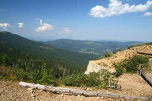Niedziela, 30 Kwietnia 2017 Babia Góra 1725 m. npm Krowiarki Sokolnica Babia Góra Brona Markowe Szczawiny Krowiarki Z trzech ludzi załogi dwóch wyszło z życiem.