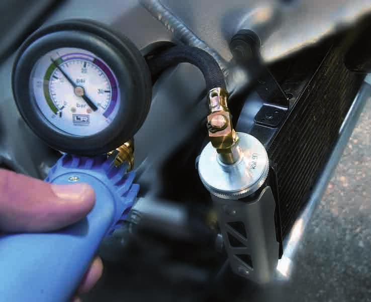 Pompy podciśnienia i ciśnieniowe POMPY - 37 - Pompy podciśnienia i ciśnieniowe do sprawdzania wszystkich funkcji ciśnienia i podciśnienia w samochodzie.