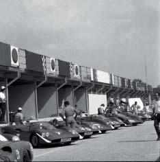 W dniach od 24 do 27 lipca 1957 roku Cabianca, Cattini, Guarnieri, Manfredini i Poltronieri pobili na torze Monza 11 rekordów, pokonując w 3 godziny