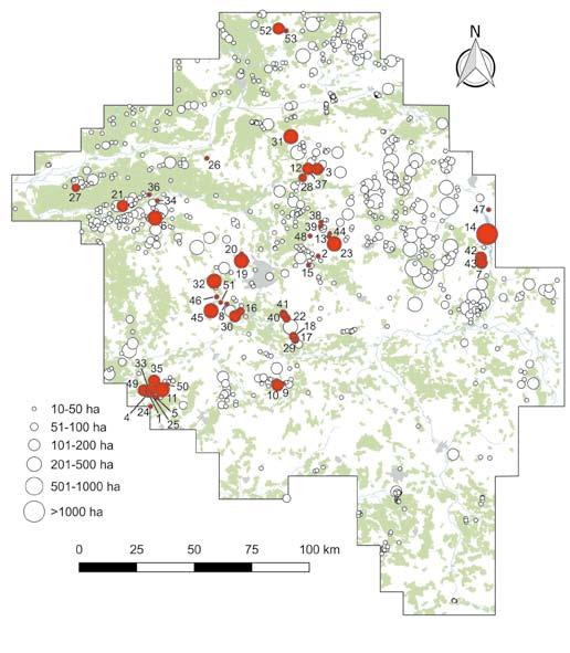 Ryc. 2. Lokalizacja zbiorników wodnych o powierzchni > 10 ha w Wielkopolsce, w tym zbadanych w latach 2008 2017 (kolor czerwony). Numeracja zgodna z tabelą 2 Fig. 2. Location of all water bodies (>10 ha) within the study area, including those studied in 2008 2017 (marked red).