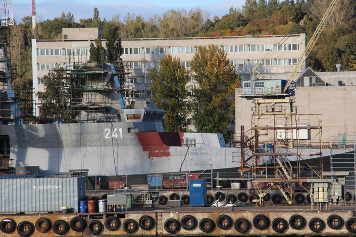 chodzi o zdolności rażenia Marynarki Wojennej. ORP Kormoran - pierwsza z serii trzech jednostek ma zostać dokończona do końca 2016 r.