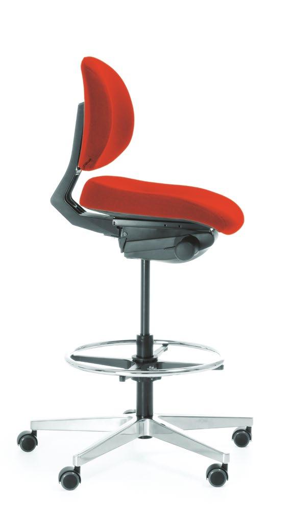 design: Bejot PL Nie potrzebujesz już dwóch produktów: fotela i hokera. LIFT to model, który łączy obie te funkcje i stanowi doskonałe uzupełnienie do stołów z regulowaną wysokością.