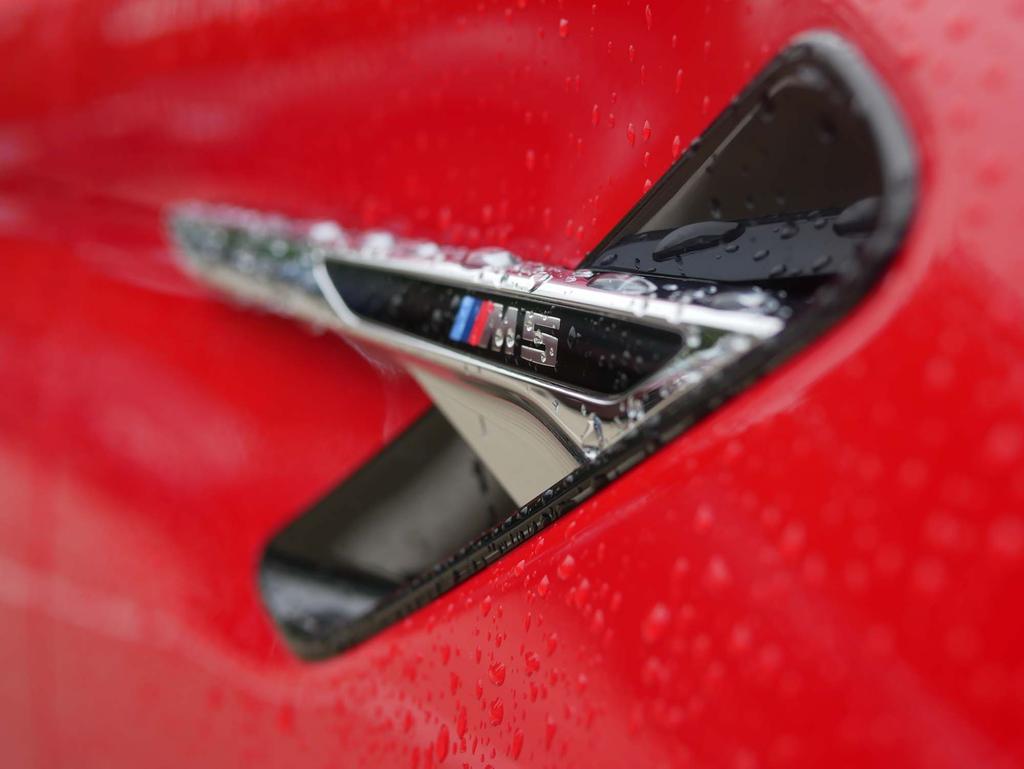 Niemal niezbędne dla fanów motosportu hamulce ceramiczne to dodatkowy