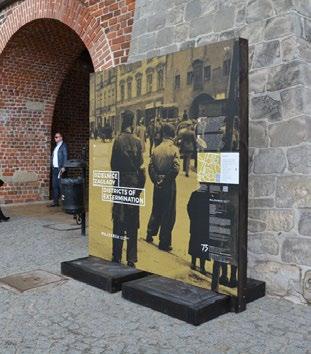 DZIELNICE ZAGŁADY Jest to wystawa panelowa zorganizowana w 75. rocznicę likwidacji lubelskiego getta na Podzamczu i getta w dzielnicy Majdan Tatarski.