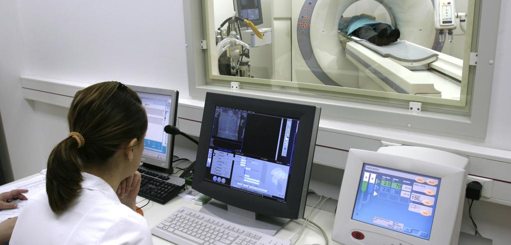 Badanie MRI u pacjentów z CIED MRI wykorzystuje bardzo silne pola