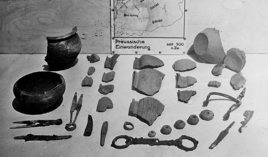 Gothic objects from the excavations in Stary Dzierzgoń (from: Archiwum Naukowe Działu Archeologii Muzeum Warmii i Mazur w Olsztynie) Ryc. 19.