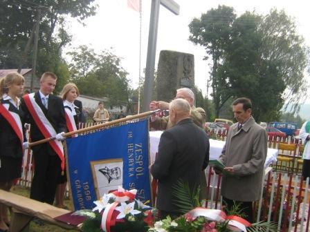 Barbara Jańczuk Wrzesień jest miesiącem pamiętnych rocznic i wydarzeń o charakterze patriotycznym. Wspominamy rocznicę,,tragicznego września 1939roku.