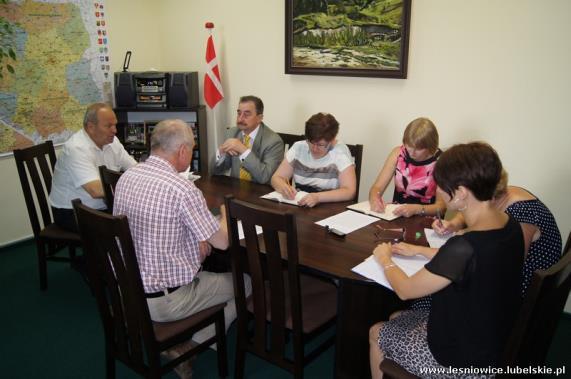 Narada kierownictwa W dniu 4 sierpnia 2014 r. w Urzędzie Gminy Leśniowice odbyła się narada kierownictwa.