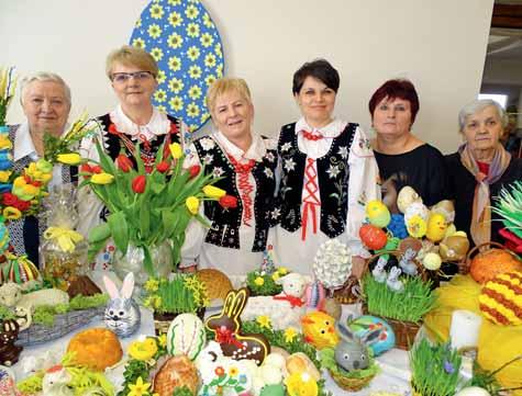 KULTURA Koło Gospodyń Wiejskich z Zawady na XIV Powiatowym Konkursie Palm i Pisanek Wielkanocnych w Będkowie Tradycyjnie jak, co roku Gmina Tomaszów Mazowiecki uczestniczyła w Powiatowym Konkursie