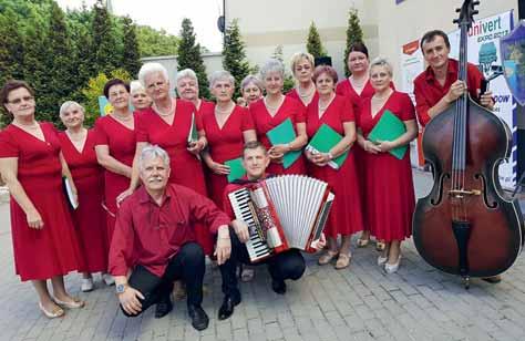 KULTURA Zespół Kalina Zespół Kalina z Wąwału coraz częściej koncertuje, wykonując repertuar biesiadny.