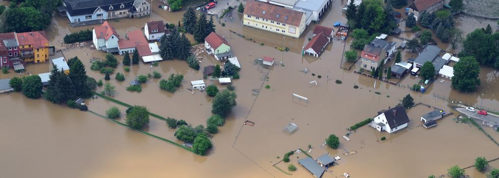 Głównym źródłem zasilania rzek są wody roztopowe i opadowe.