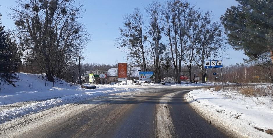 Po 2,4km dochodzimy do skrzyżowania, na którym