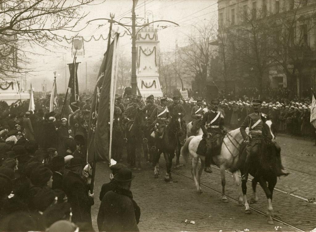 Postanowili utworzyć państwo samodzielne, z dziedziczną monarchią i konstytucyjnym ustrojem ( ).