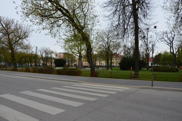 osoby spożywające tam alkohol co skutkuje licznymi aktami wandalizmu i zagraża