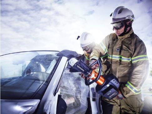 Samodzielne narzędzia ratownicze Greenline akumulatorowe nożyce - skośne GCU 5050 i EVO 3 model GCU 5030 i CL EVO 3 GCU 5040 i EVO 3 GCU 5050 i EVO 3 GCU 5060 i EVO 3 numer katalogowy 150.052.109 150.