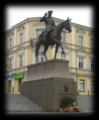 U. kl.3a: Czy w Kielcach znajdują się pomniki, które przypominają to wydarzenie? p. dyr.