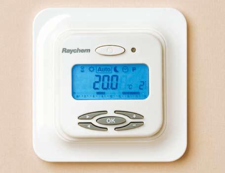Wydajne sterowanie dla zwiększenia efektywności Thermostats Raychem TC Termostat z zegarem sterującym l Duży podświetlany na niebiesko wyświetlacz.