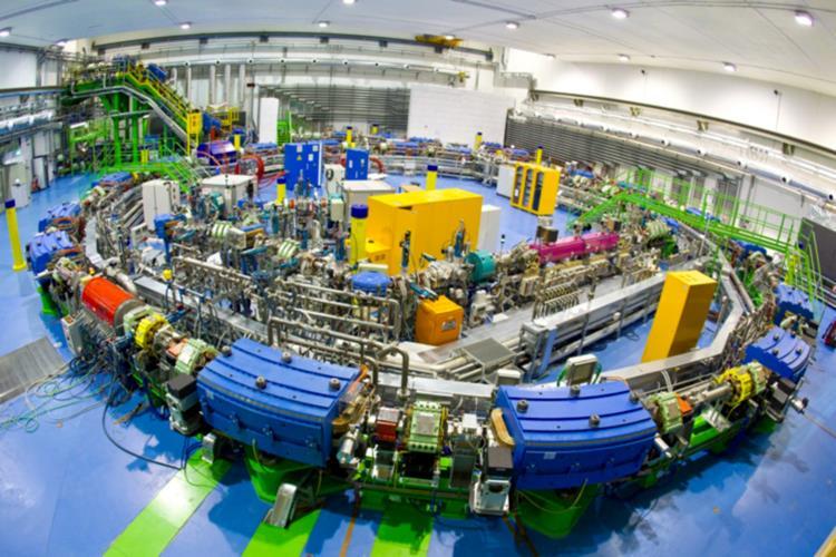 Sacley and CERN for LHC) - Synchrotron dla Ion Therapy Center CNAO, Pavia, Italy and MedAustron Detektory Gazowe,