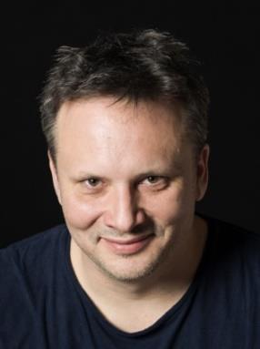 Przemysław Marszał, Członek Zarządu Absolwent Wyższej Szkoły Ekologii i Zarządzania, Wydziału Architektury. W latach 2005-2000 Członek Zarządu Metropolis Software.