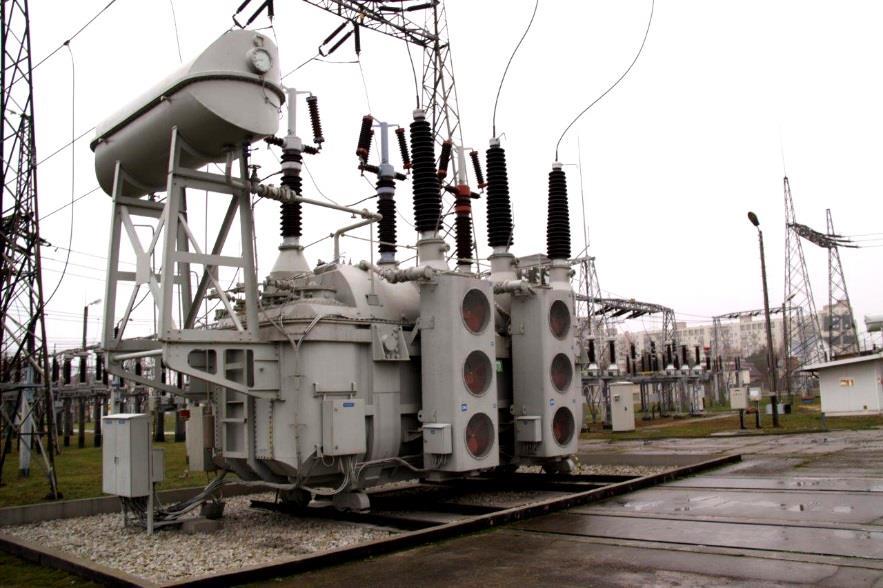 II. Najważniejsze fakty 2. Jak działa stacja? Stacja elektroenergetyczna 220/110 kv Piaseczno pełni rolę przesyłowo-redukcyjną.