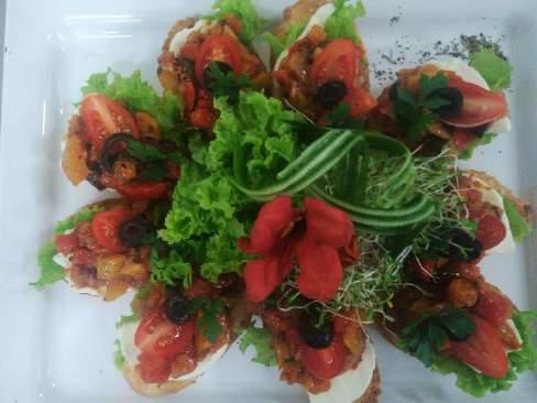 Na życzenie klienta smażone w głębokim tłuszczu. cena: 100 zł/patera (łącznie 20 szt.