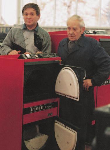 W roku 1942 przedsiębiorstwo zapoczątkowało prace projektowe a od roku 1943 również uruchomiło produkcję sprężarek ATMOS, które eksportowało na cały świat aż do chwili upaństwowienia w roku 1950.