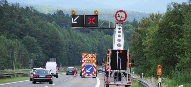 System kierowania ruchem drogowym Euro-ORMS Pojazdy ciężarowe są z reguły dużych rozmiarów i mogą zasłaniać innym kierowcom znaki drogowe, szczególnie na drogach z wieloma pasami ruchu.