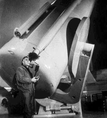 Hubble 1924 Cefeidy w Wielkiej Mgławicy Andromedy: odległość do M31 jest większa niż [nawet przypisywane jej przez Shapleya] rozmiary
