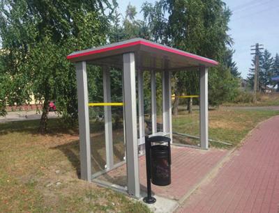 INFORMACJE Z GMINY ZAKROCZYM 9/2018 5 Zakład Gospodarki Komunalnej Wizerunek miasta Zakończył się montaż kolejnych 10 nowych wiat przystankowych, stanęły one w: Janowie, Błogosławiu, Śniadowie,