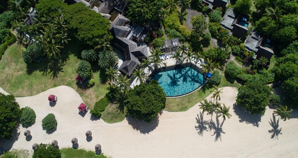 OCEAN INDYJSKI Mauritius Maradiva Villas Resort & Spa Wolmar, Mauritius Obiekt oferuje ulokowane wzdłuż wybrzeża ciche, prywatne wille z basenami i