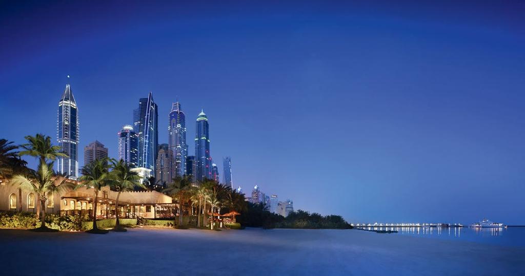 EMIRATY ARABSKIE Emiraty Arabskie One&Only Royal Mirage Plaża Jumeirah, Dubaj W metropolii, gdzie tradycja spotyka nowoczesność, na plaży Jumeirah i pośród 26 ha oazy z bujnymi ogrodami czeka stylowe