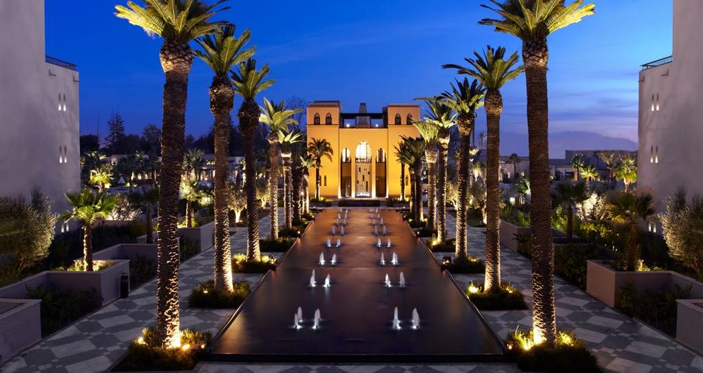 Four Seasons Resort Marrakech Marrakesz Znany hotel słynący z mauretańskiego ogrodu o pow. 16 ha i położenia pomiędzy starodawną medyną miasta, a nowoczesnymi osiedlami.